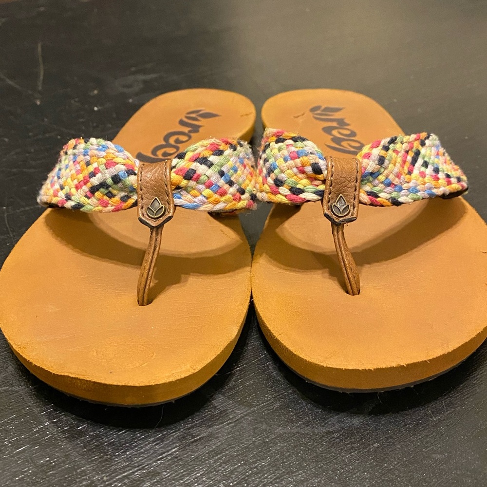 Multi-colored Reef flip flops!